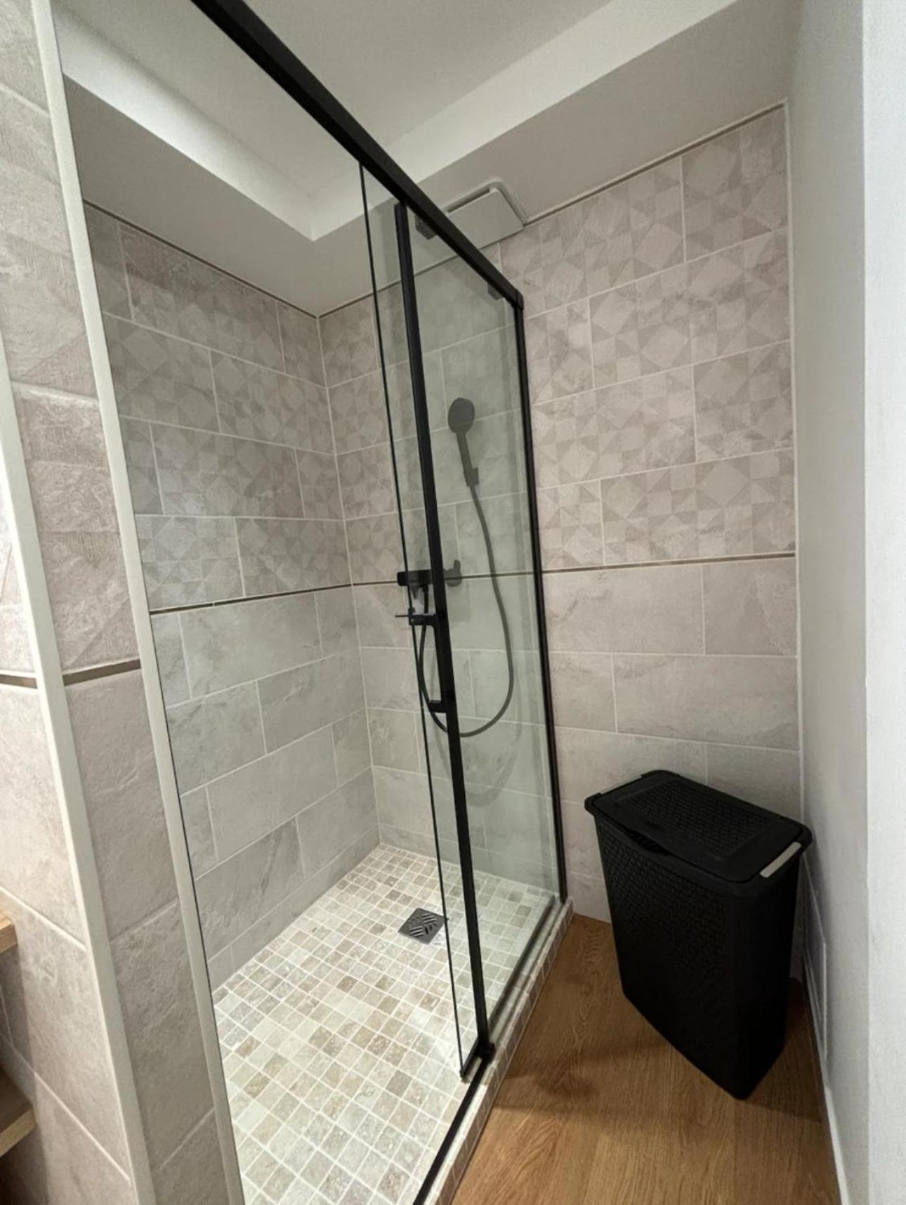 Location D'Un Superbe Appartement Avec Piscine Roquebrune-sur Argens Exteriör bild